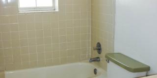 Quad Near Campus- 2 full bedrooms Gallery 15