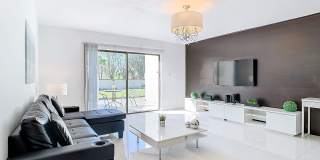 5415 Vineland Road Gallery 1