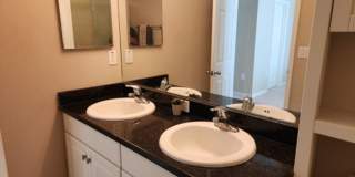 Beautiful 3 Bedroom Townhouse with AMENITIES GALORE- 18 MINS FROM DOWNTOWN TAMPA Gallery 19