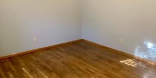 Renovated 2 bed 1 bath duplex near town center Gallery 9