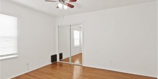 4232 Walnut Gallery 12