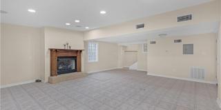 424 Byron Avenue E Gallery 16