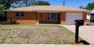 UPDATED LARGE 3 BEDROOM HOME Gallery 1