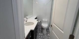 910 W Hallam Street unit: 12 Gallery 11