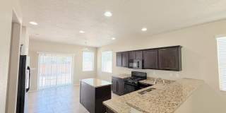 Beautiful 3-Bedroom Home in Tierra Oeste near Ladera/Unser. Refrigerated Air! Gallery 7