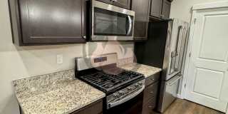 Adorable Dallas Townhome - Available Now!!! Gallery 4