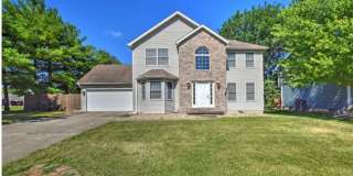 4 Bedroom, 3,5 Bath home in Maroa Forsyth School District! Gallery 1