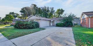 8029 E Dresden Ln Gallery 1