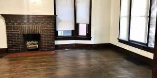 5 Bedroom House - Walking distance from Central Campus Gallery 37