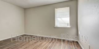 208 W Shadywood Drive Gallery 19