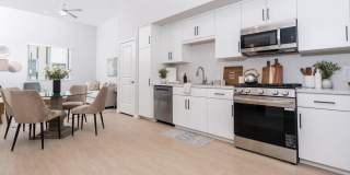 Downtown Ontario Luxury Apartments Gallery 10