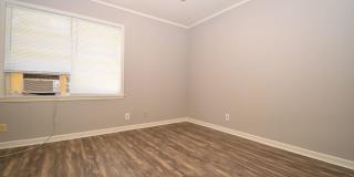 Bulldog Crossing Gallery 36
