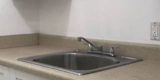GROUND FLOOR Next to UM Hospital! One Bedroom Ground Floor Gallery 1