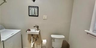 221 E Chestnut Street Gallery 8