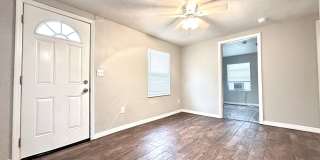 Charming 2BR/1BA St. Pete Home, Available Now! Gallery 3