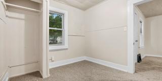 3 Bedroom 1 Bath 2 Stall Detached Garage Gallery 10