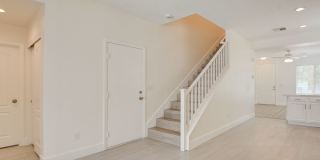 2 Story 2 Bedroom Gated Community Amazing Location Gallery 9