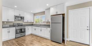 2417 W Stanford Gallery 2