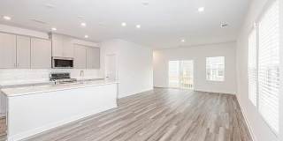 Room in 4 Bedroom Home at Millennium Ave Gallery 28