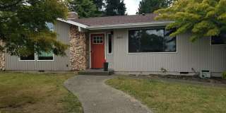 Short Term! 3 Bedroom East Bremerton Home! Gallery 1