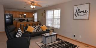 Sycamore Place Gallery 33