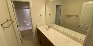 Room in 3 Bedroom Home at Pecan Ridge Dr Gallery 38
