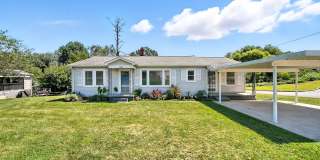 Charming 3 bed /2 bath Bungalow on Spacious Corner Lot Gallery 1