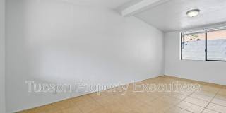1662 North Beverly Avenue Gallery 9
