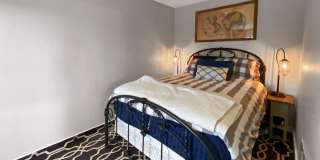 Portland Loft: Fully Furnished Loft Living with views of the golf course $300 Utility Fee Gallery 20