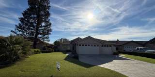 Elegant 3-Bedroom Home in Seven Oaks Gallery 3