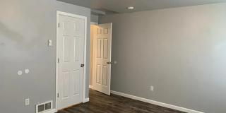 Spacious 3-Bed Townhome with Private Yard & Garage Gallery 15