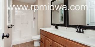 ESTABLISHED NEIGHBORHOOD!!! 4 Bedroom, 3 Bath Home in Ankeny Gallery 21