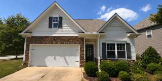 Modern 3B home with screened porch & private fence backyard. Gallery 1