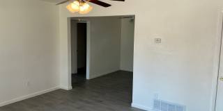 4/2 GREATYARD Move in Ready! Gallery 4