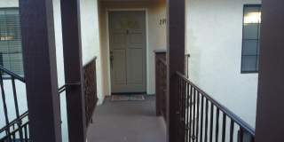 Upgraded Corner Condo with Lagoon View Gallery 9