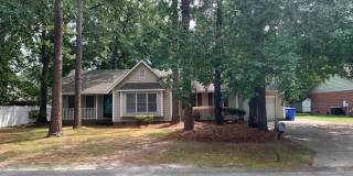 For Rent - Quiet neighborhood but close to everything!! Gallery 1
