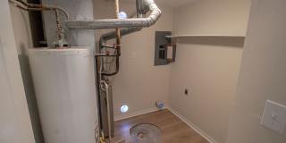 Spacious 3 bedroom duplex with 2.5 baths. Gallery 14