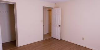 Available 3/2 house in Green Acres! Gallery 8