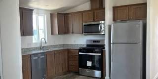 1470 Elizabeth St Gallery 1