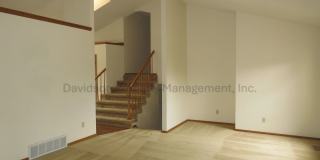 Spacious 3 Bedroom House on the West Side with Mountain Views Gallery 9