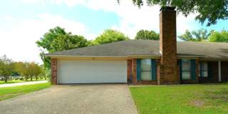 Updated, Spacious 3 Bedroom, 2 Bath Duplex in Whitehouse ISD! Gallery 1