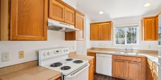 Beautiful 4BR/2BA Single-Level Home in Heart of McMinnville Gallery 5