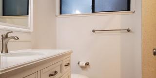 Spacious 2-Story Townhome, Completely Remodeled, A/C, Fresh Paint, Large Backyard! Gallery 8