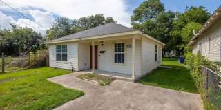 2 bedroom / 1 bath Move in ready in 77705! Gallery 1