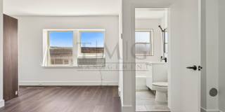 Modern Andersonville Studio with High-End Finishes & Abundant Natural Light! Gallery 4