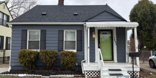 Charming Two Bedroom House Gallery 1