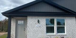3 Bed 2 Bath Duplex Gallery 1