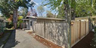 2Bd/1Ba Issaquah Duplex Gallery 1