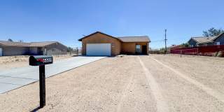 29 Palms Home with Solar Gallery 1