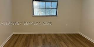 1919 Van Buren St Gallery 7